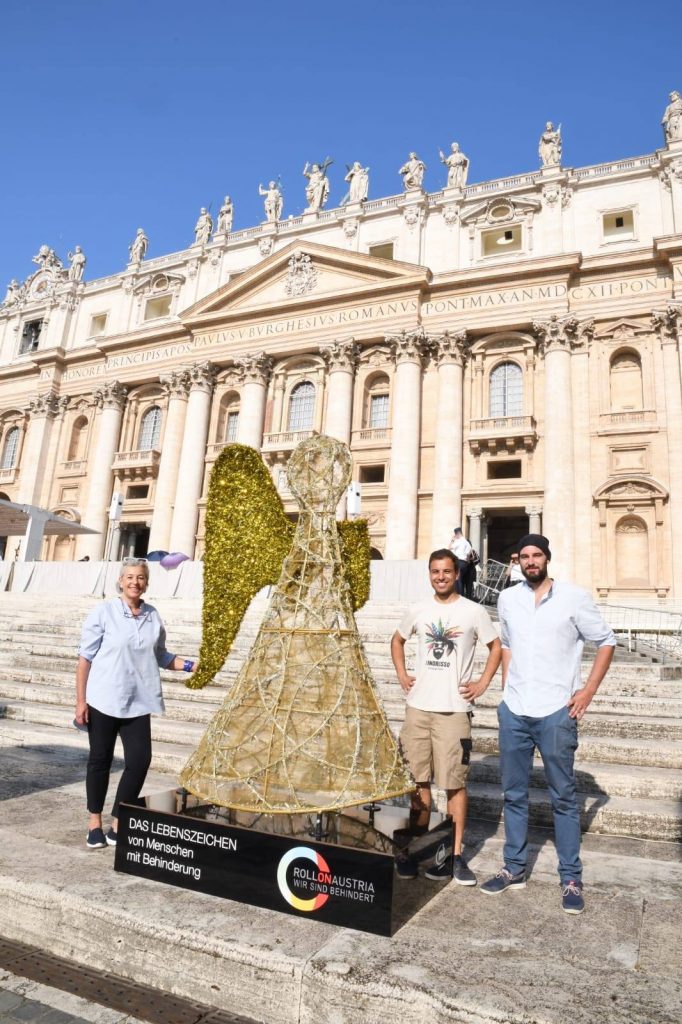 Friedensengel im Vatikan - Piazza San Pietra von Starline